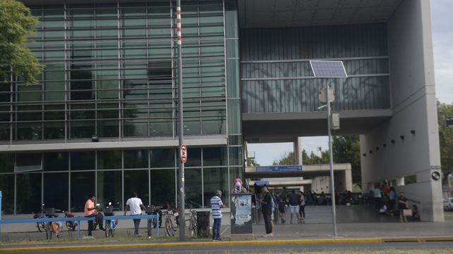 El Hospital Clemente Álvarez donde derivado al joven herido en el choque en Francia y Pellegrini.