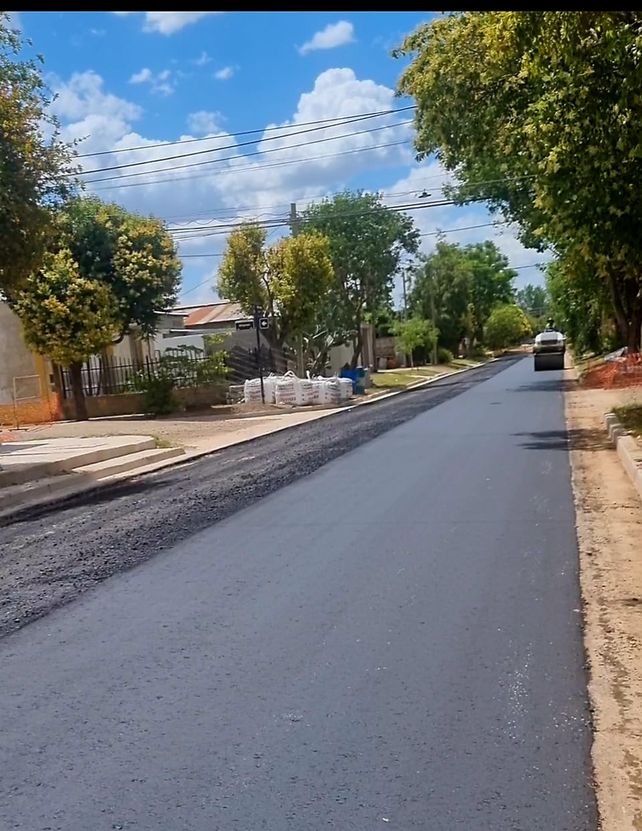 Ybarlucea pavimentó una calle estratégica para el casco urbano de la localidad