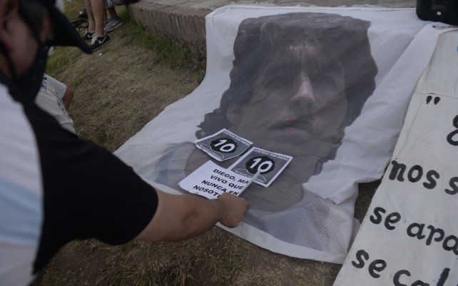Rosario se sumó al pedido de justicia por la muerte de Maradona.