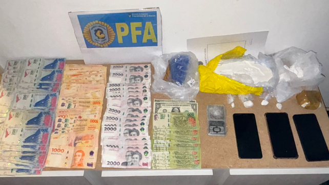 Droga y dinero en efectivo
