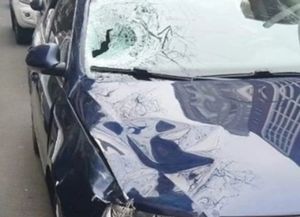 Esquivó un control y mató a una agente de tránsito