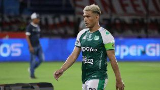 Sancionaron a Teo Gutiérrez por tocarle la cola a una mujer durante un partido