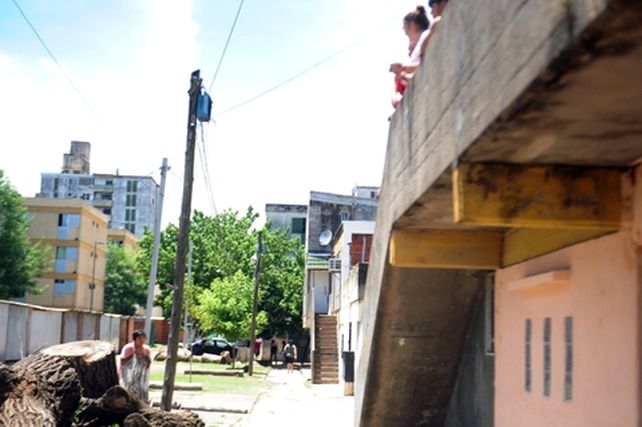grandoli 4900. A Franco Carballo lo mató de dos tiros en el pecho un hombre que subió las escaleras hasta hallarlo.
