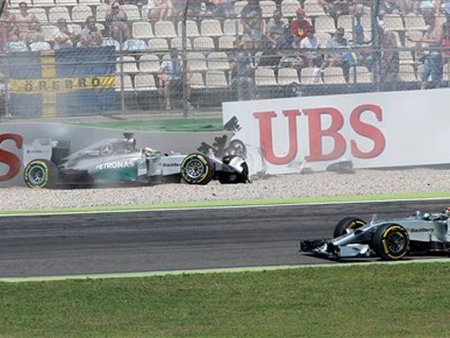 Hamilton se despistó y sufrió un violento accidente