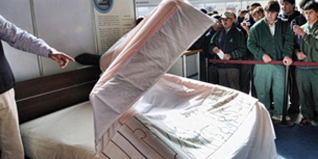 La ciencia al servicio de la vagancia: inventan una cama que se tiende sola