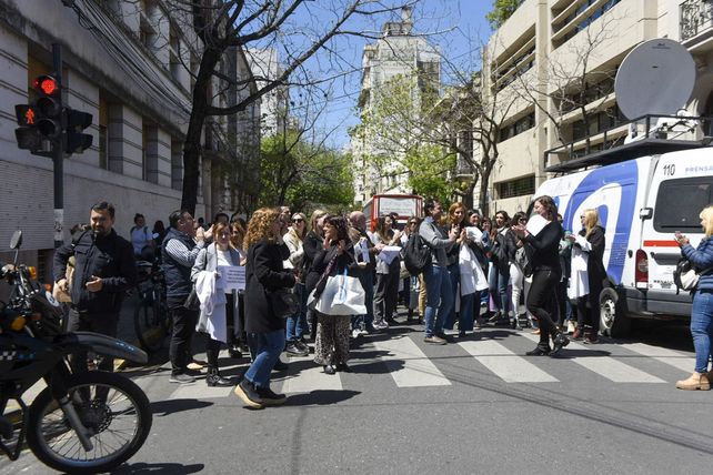 Médicos autoconvocados marchan en reclamo de honorarios dignos