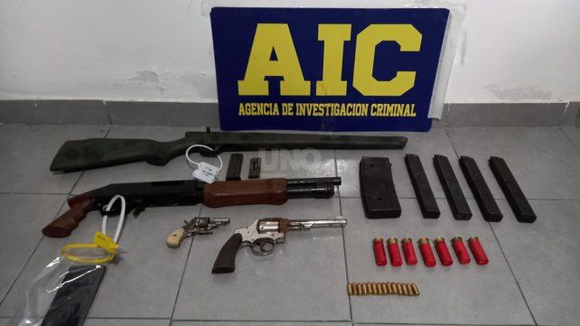 Cayó por balear una casa en Esperanza y le hallaron un arsenal