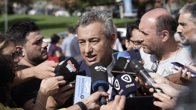 El intendente se refirió a la crisis del transporte debido al recorte de subsidios por parte del gobierno nacional. 