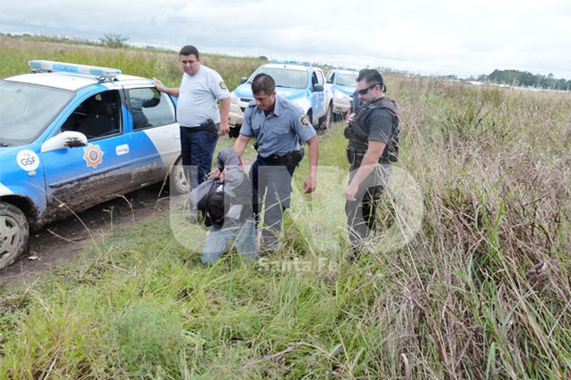Cinematográfica persecución policial con una lluvia de balazos y dos delincuentes detenidos