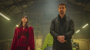 Kaya Scodelario y Theo James protagonizan la serie “Los caballeros”.&nbsp;