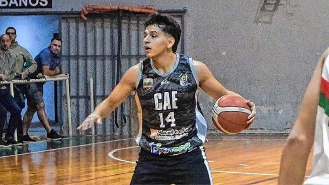 Estudiantes pasó a liderar el campeonato paranaense.