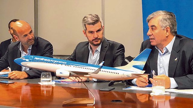Firmes. El ministro Guillermo Dietrich