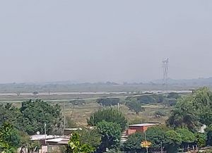 Fuerte olor a humo en la ciudad de Santa Fe proveniente de la zona de islas, agravado por el viento y el calor extremo