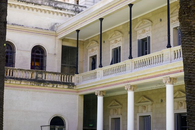 La Facultad de Derecho recupera la magia de su edificio construido en 1890