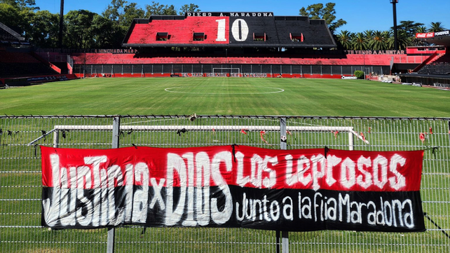 Newells publicó la imagen de una bandera en pedido de justicia por la muerte de Maradona.