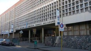 Va a juicio por difundir imágenes de sus compañeras desnudas creadas con IA