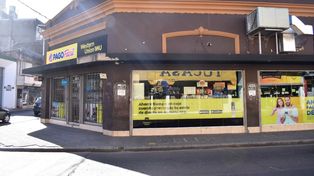 El local ubicado en 9 de Julio y Mendoza, en la ciudad de Santa Fe, donde sucedió el robo.