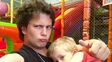 Amor de tío. Darío Lopilato se tomó licencia para acompañar al pequeño Noah.