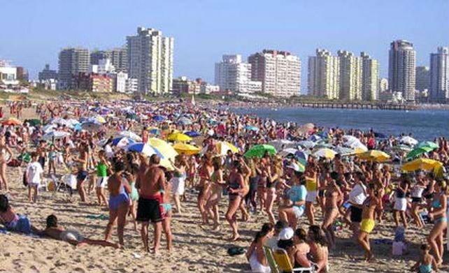 Veranear en Punta ser&aacute; m&aacute;s caro: el peso argentino se deval&uacute;a casi 20% en Uruguay