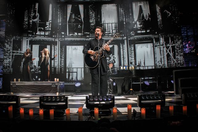 Un show imponente. La puesta de Arjona impactó en el mundo.
