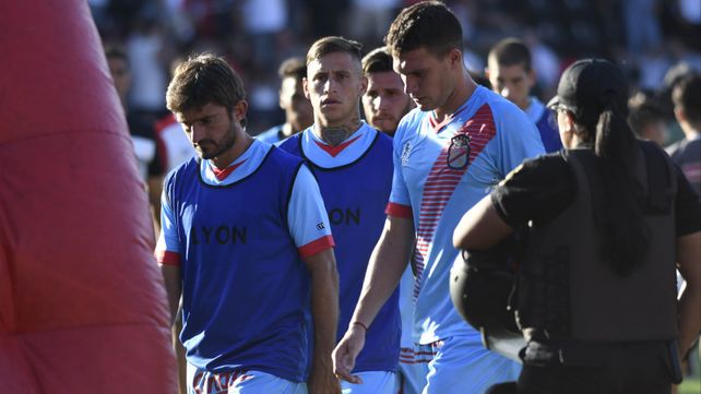 El plantel de Arsenal dio marcha atrás y jugará ante Racing