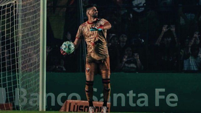 Colón aprovechó la conmemoración del Día del Arquero en nuestro país para saludar a sus goleros