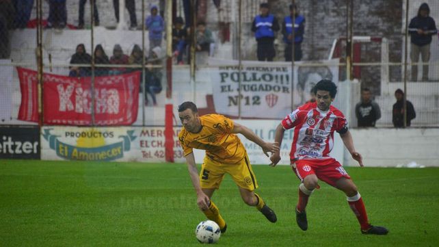 El Decano debutó con una derota ante Flandria como local