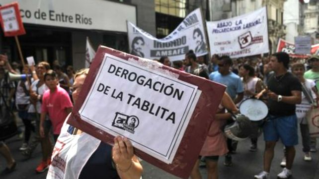Los docentes nucleados en Amsafé cuestionaron la aplicación de la tablita que permite cruzar datos en la esfera pública.
