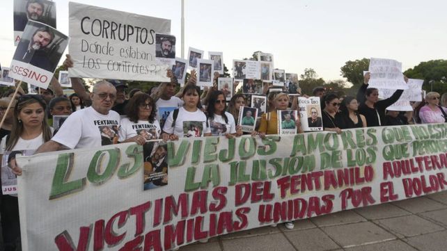 Familiares de víctimas del fentanilo contaminado en una de las últimas movilizaciones