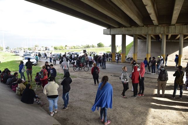 Los manifestantes permanecían esta mañana en el cruce de la ruta 11 y el intercambiador.&nbsp;