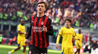Milan goleó a Hellas Verona y recuperó el liderazgo de la Serie A