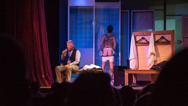 Las imágenes del desnudo de Mariano Martínez en teatro