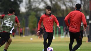 El pibe Aguirre podría volver a integrar de arranque el ataque del conjunto leproso.