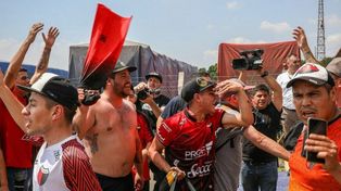 Los mensajes de los hinchas de Colón en el día más importante en la historia del club