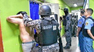 Cárceles: avanzan los trámites para la adquisición de uniformes para presos de alto perfil