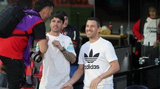 Mauro Formica y Maxi Rodríguez, figuras de Newells, dieron el presente en el Coloso.&nbsp;