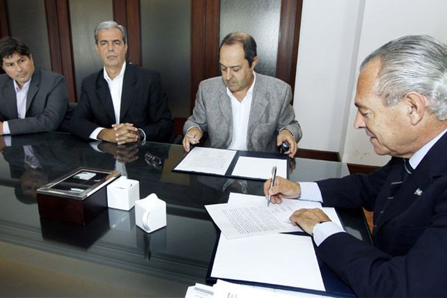 Se firmó un convenio entre el Municipio y la Cervecería para el cuidado del ambiente