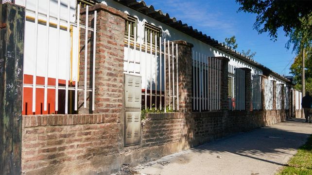 Los rastros del ataque incendiario contra la Escuela Alicia Moreau de Justo de Villa Gobernador Gálvez