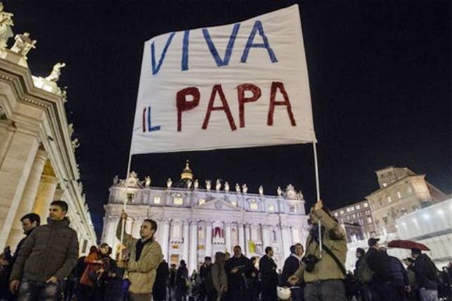 En una decisión histórica, Jorge Bergoglio es el primer Papa argentino y se llamará Francisco