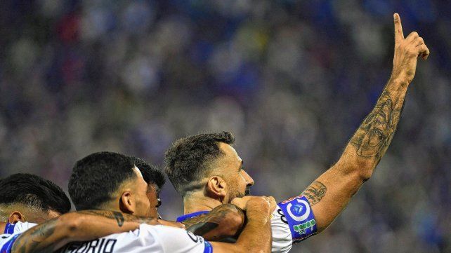Vélez ganó ante su gente.