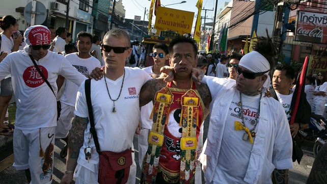 Las postales del extraño festival vegetariano tailandés