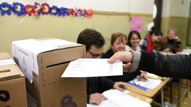 Unos ocho mil santafesinos se excusaron de ser autoridades de mesa en las  Paso