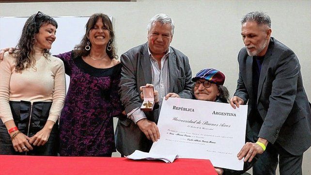 Charly García recibió el título de Doctor Honoris Causa en la UBA.