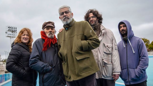Ricardo Arias y el elenco de las dos obras que se presentarán en el marco de la Maratón Ecléctica