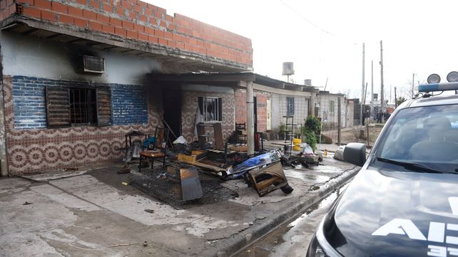 La casa que Ana María “Pato” Schneider tenía en Las Flores fue incendiada minutos después de conocerse la muerte de Chabela Cantero.&nbsp; 