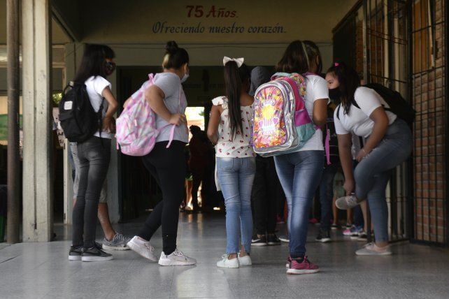 Volver a las aulas. Los chicos comenzaron progresivamente a regresar a los edificios escolares y para ello se proyectó un plan en el transporte. Volver a las aulas. Los chicos comenzaron progresivamente a regresar a los edificios escolares y para ello se proyectó un plan en el transporte.