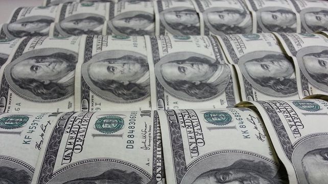 Dólar: subieron el oficial y los financieros y bajó el blue