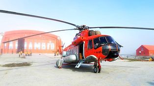 Un vuelo de pájaro de cuatro horas en la Antártida, la tierra de los polares