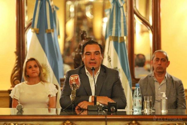 Gobernador no cree en los números oficiales de la pobreza