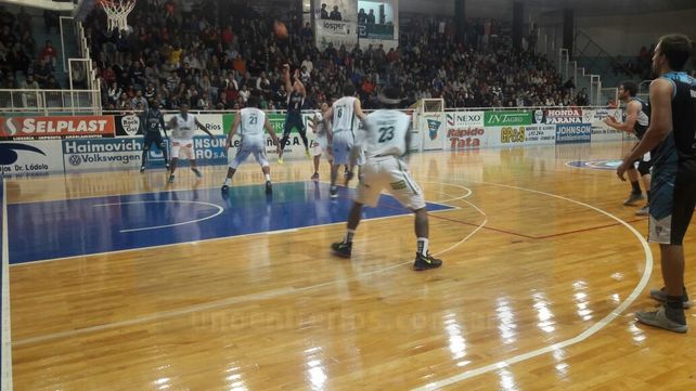 Echagüe volvió a sorprender y derrotó a Atenas en el Butta